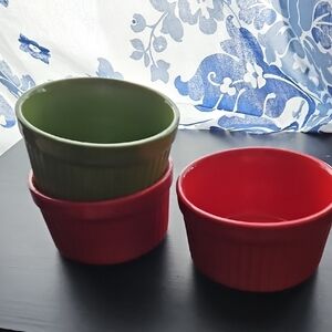 The Pioneer Woman Red and Green Ceramic Ramekin Set